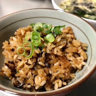 超簡単！ツナと塩昆布の炊き込みご飯